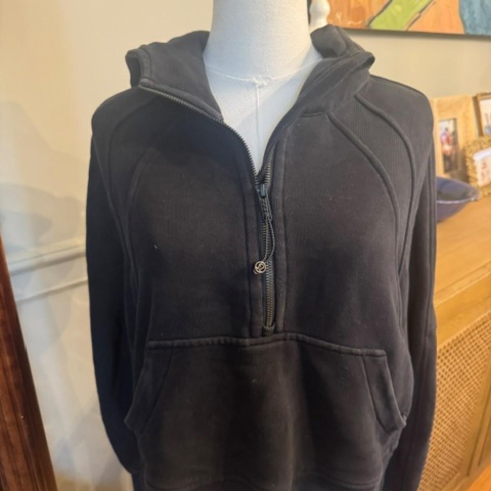 Lululemon black half-zip hooded sweatshirt Size Small